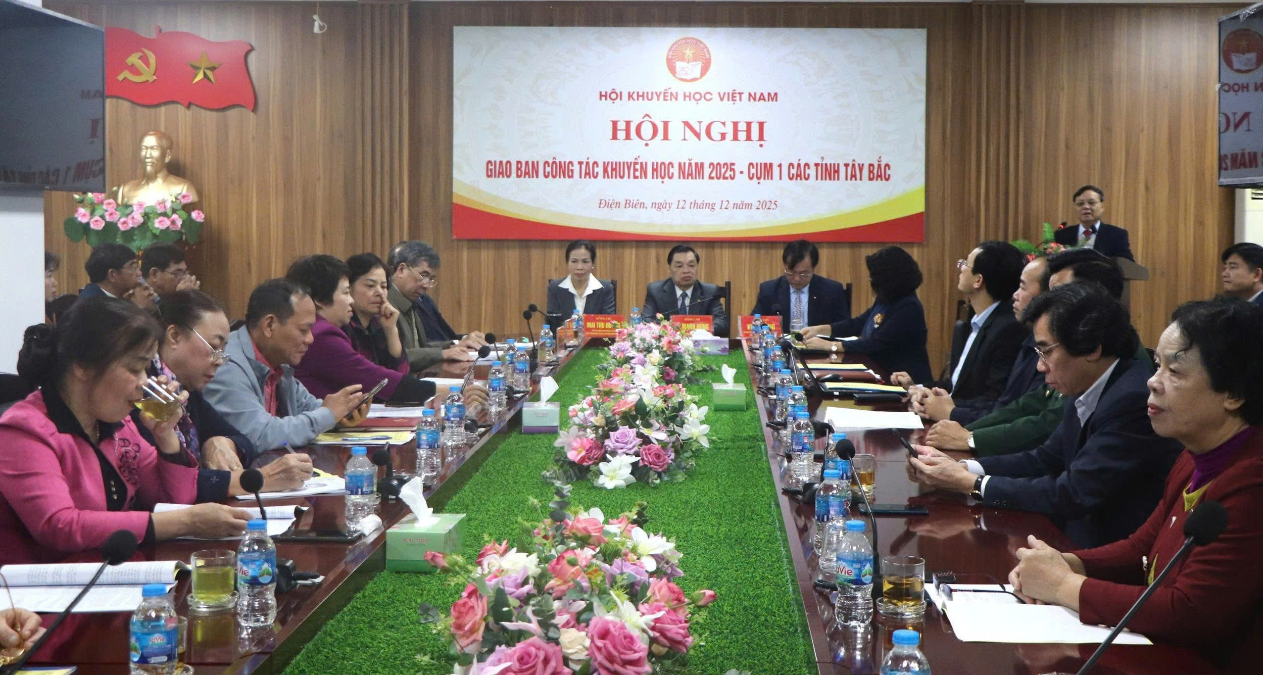 Ảnh: Quang cảnh hội nghị.