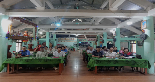 Ảnh: Một buổi sinh hoạt tại Nhà văn hoá Khu Lạng, thị trấn Bo, huyện Kim Bôi.