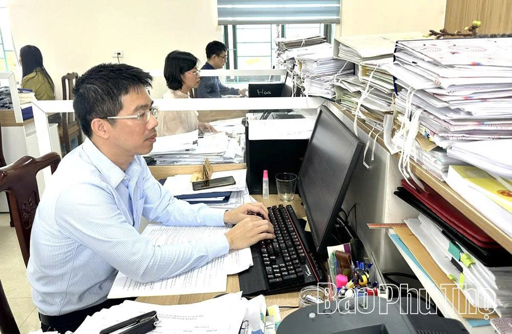 Cán bộ, công chức Sở Nội vụ đẩy mạnh ứng dụng công nghệ thông tin phần mềm theo dõi, đánh giá theo KPI trong quản lý công việc và đánh giá công chức.