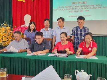 Ảnh: Hội Khuyến học huyện Lạc Thủy tổ chức hội nghị ký kết chương trình phối hợp hoạt động khuyến học, khuyến tài, xây dựng xã hội học tập với Ban đại diện Hội Người cao tuổi huyện;  Hội Chữ thập đỏ huyện, Hội Cựu Giáo chức huyện Lạc Thủy.