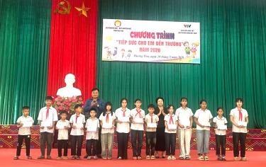 Chương trình “Tiếp sức cho em tới trường” năm 2026, tiếp thêm nghị lực để các em vững bước đến trường.